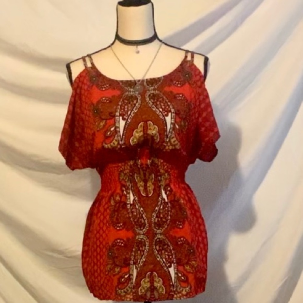 Cold shoulder casual shirt. Silky light material S